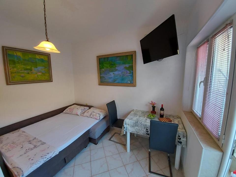 Guest House Ivana Іхало Екстер'єр фото